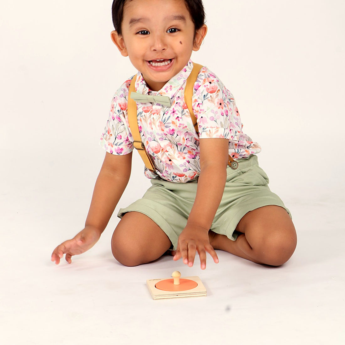 Circle Shape Puzzle – Grasping & First Problem-Solving Toy - Wooden Montessori Toy for Babies 6-18 Months